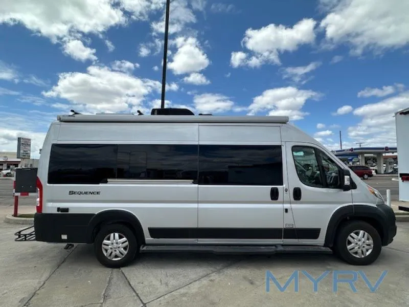 2023 Thor Motor Coach Sequence 20K - Photo 2