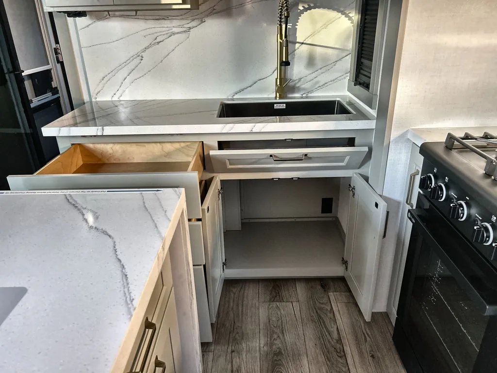 2026 Brinkley Model G 3520, Photos photo 18