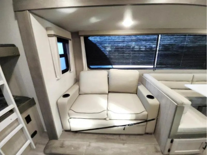 2026 Coachmen Catalina Legacy Edition 273DBHCK, Photos photo 13