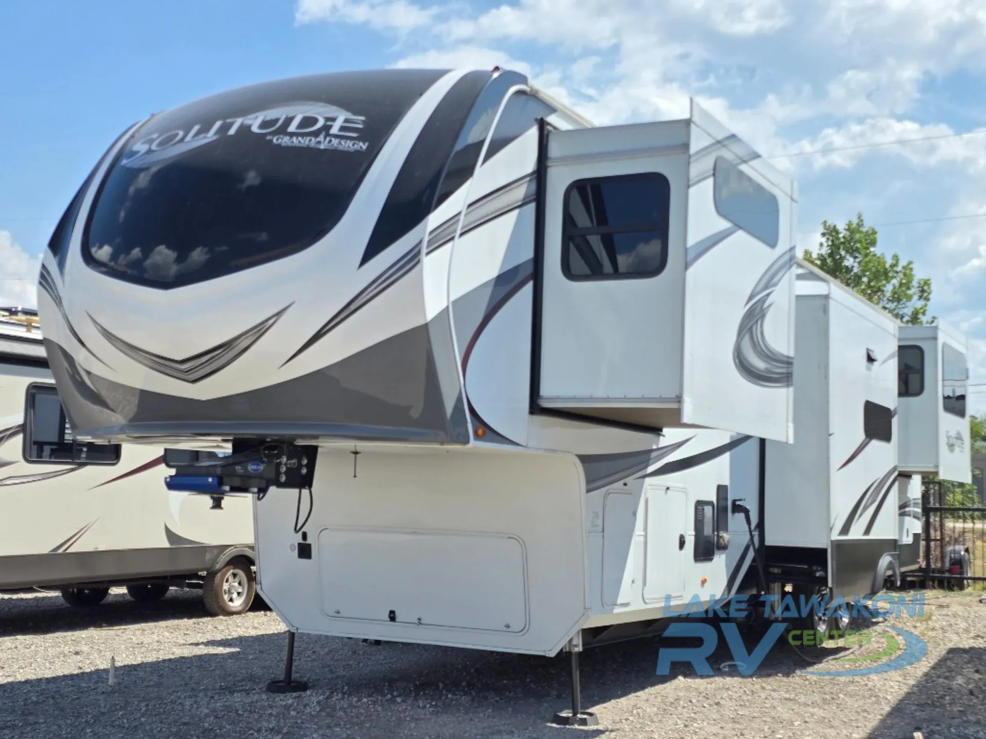 2022 Grand Design Solitude 375RES-R - Photo 2