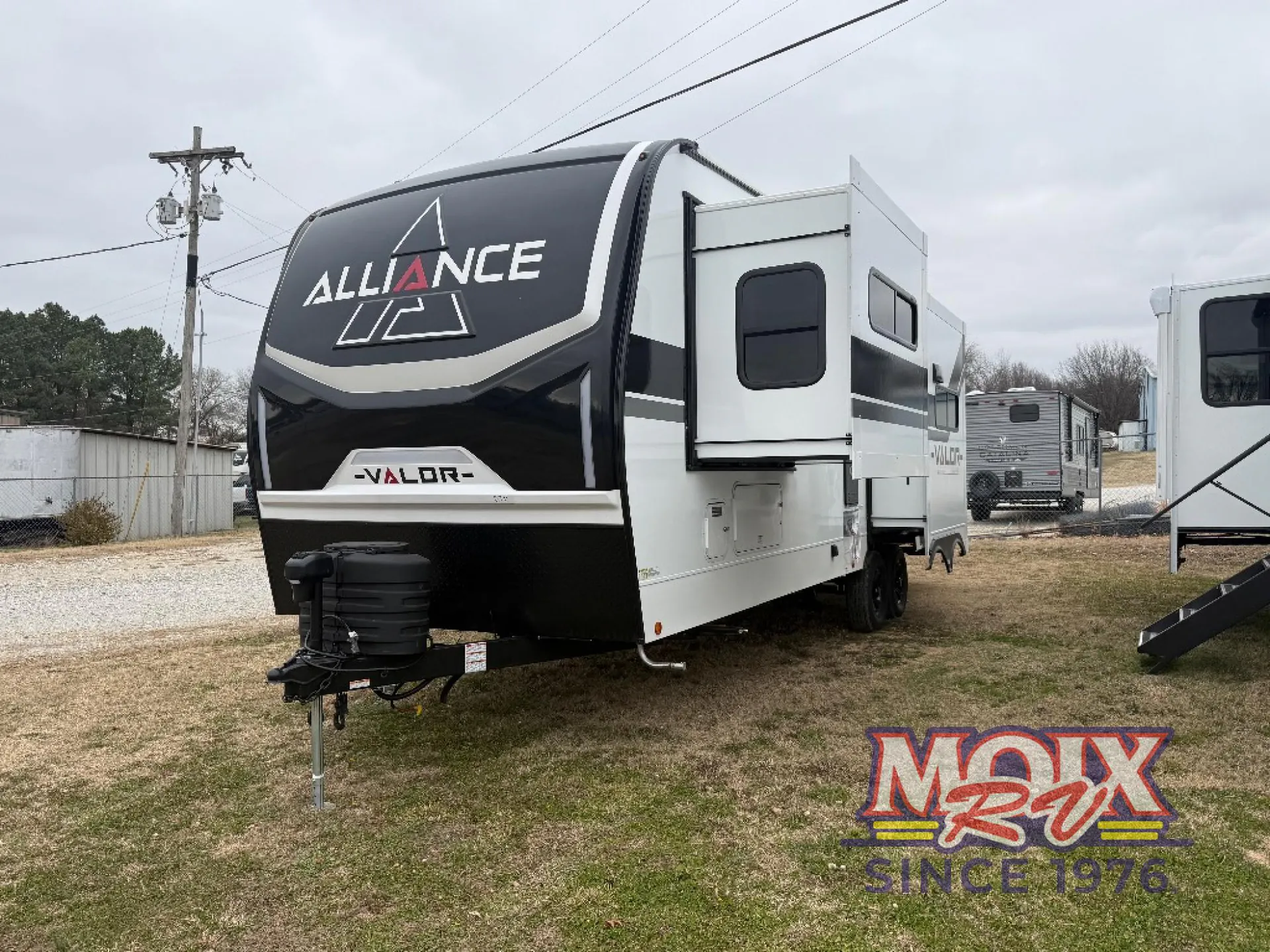 2026 Alliance RV Valor 27T14 - Photo 4