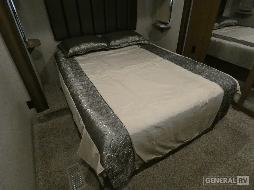 2019 Forest River Cedar Creek Hathaway Edition 36CK2 — Photo 6
