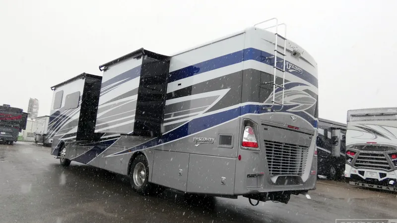 2026 Fleetwood Discovery 38W - Photo 4