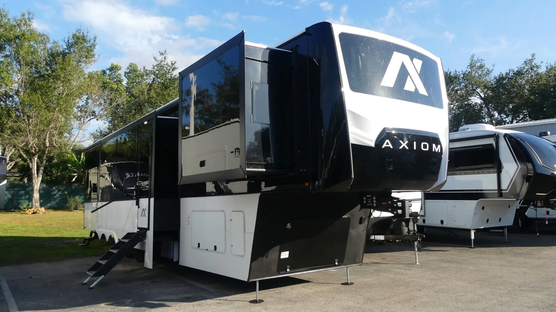 2026 Axiom Vendetta V4250 - Photo 2