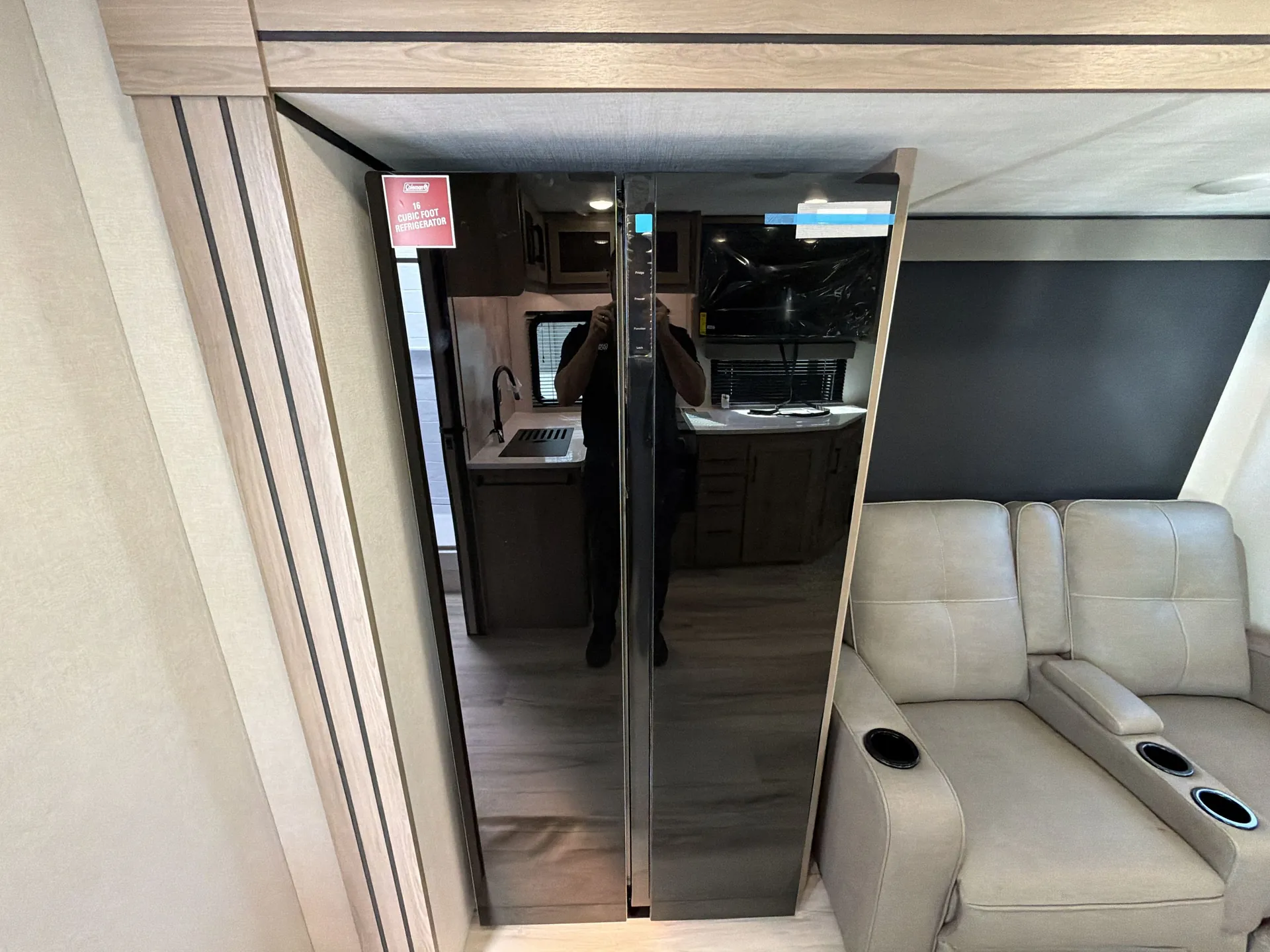 2026 Keystone Coleman Legacy 1905RB — living area main