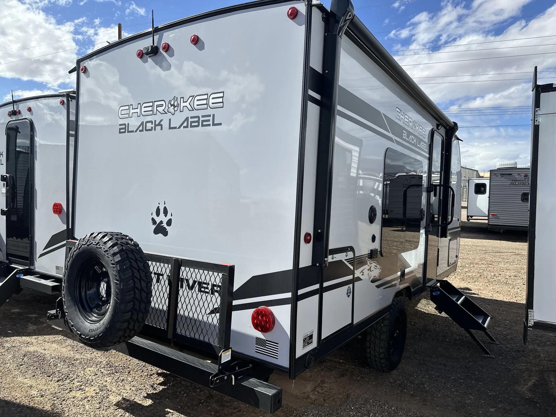 2026 Forest River Cherokee Wolf Pup Black Label 16FQBL — Photo 6