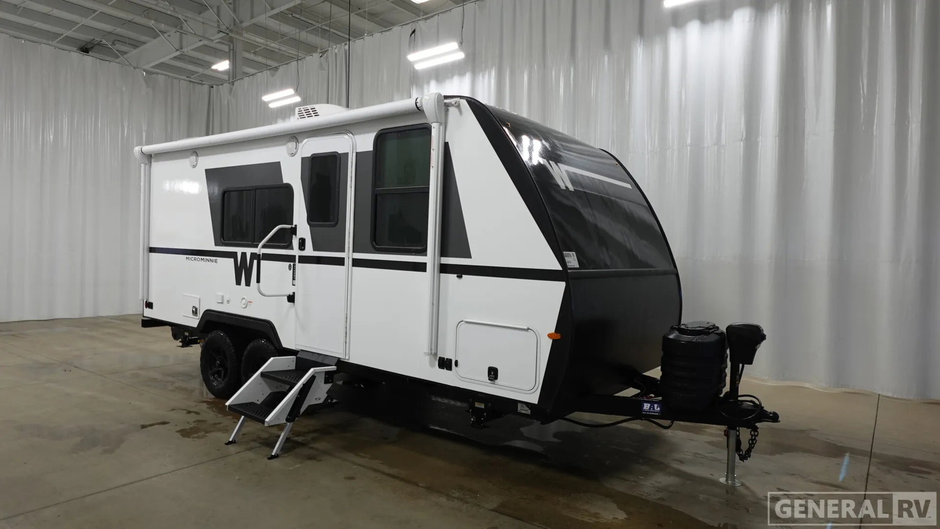 2026 Winnebago Micro Minnie 2108DS - Photo 2