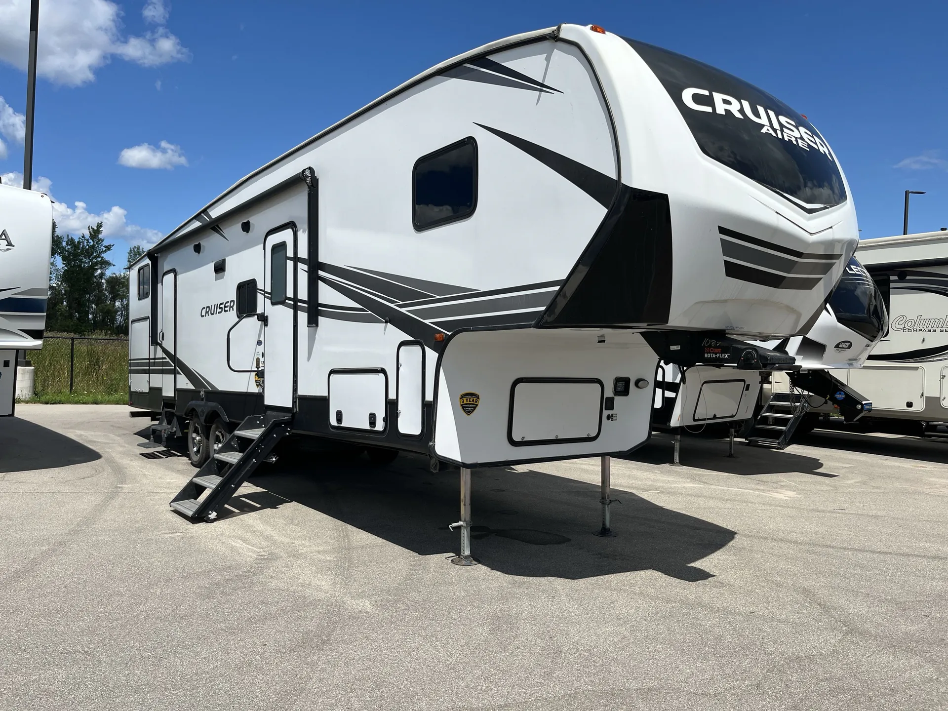 2022 CrossRoads Cruiser 32BH - Photo 2