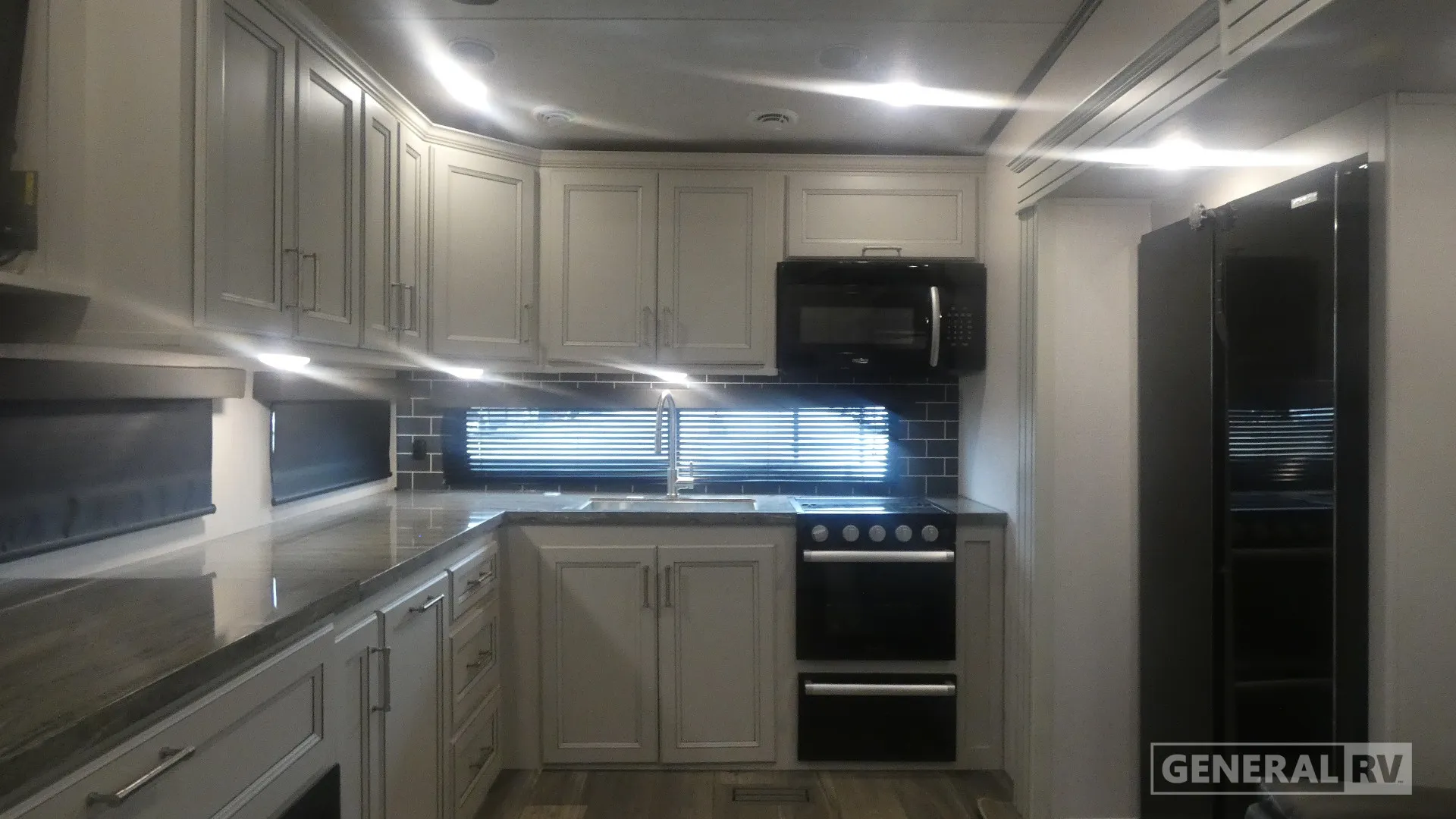 2024 Keystone Cougar 260MLE - Photo 3
