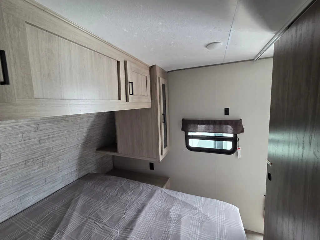 2026 Coachmen Catalina Legacy Edition 273DBHCK, Photos photo 41