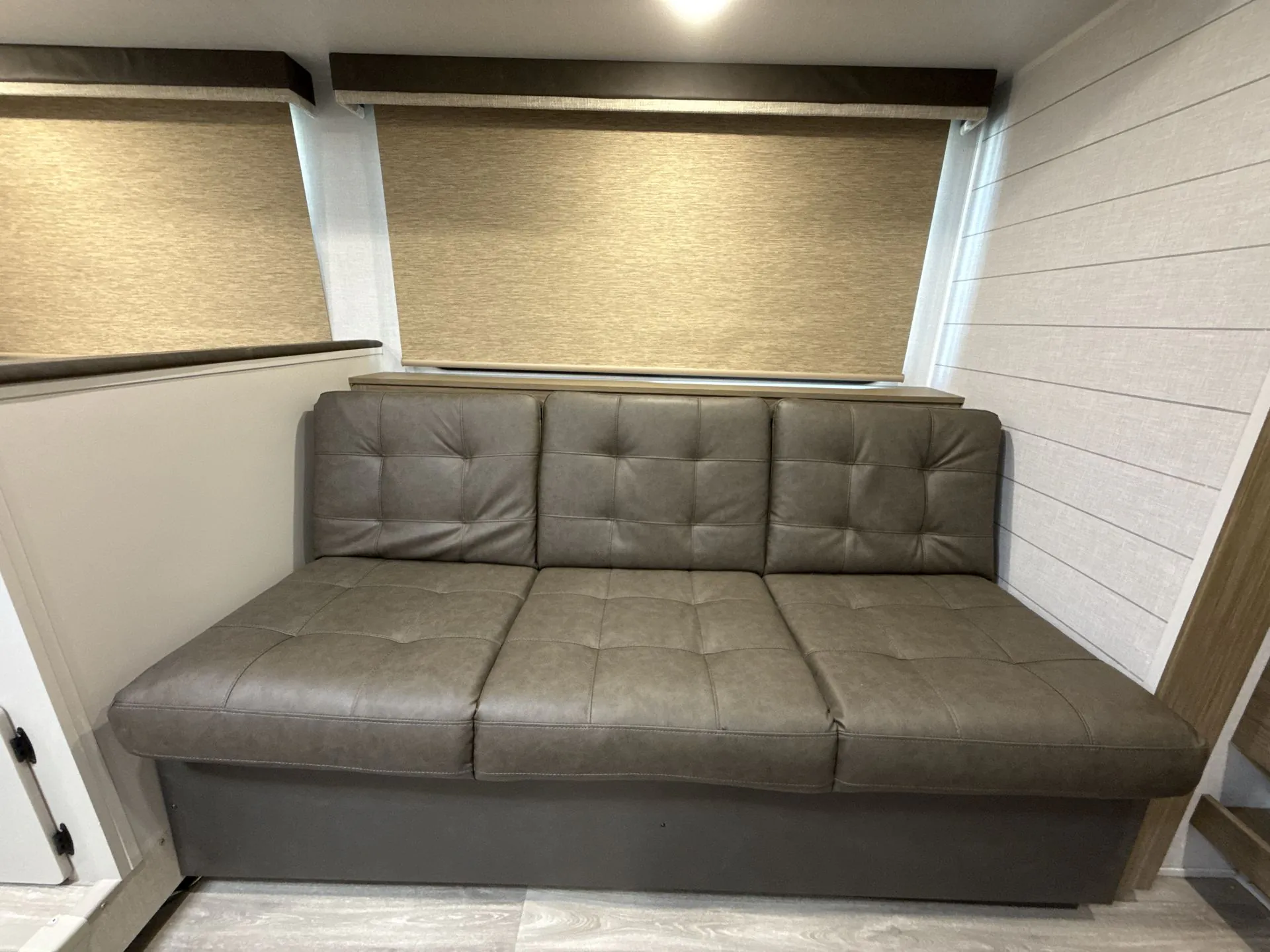 2027 Forest River Wildwood X-Lite 273QBXL — Photo 6
