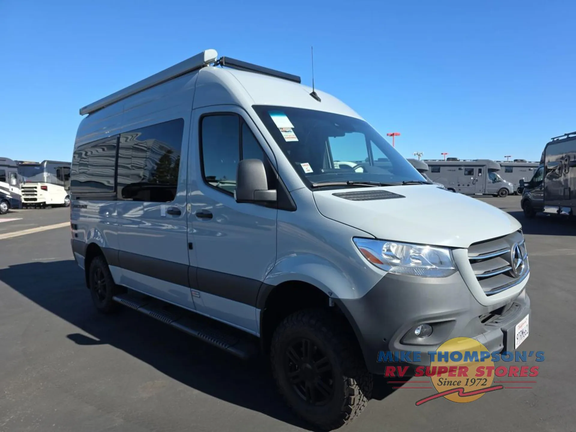 2025 Thor Motor Coach Sanctuary 19M - Photo 2