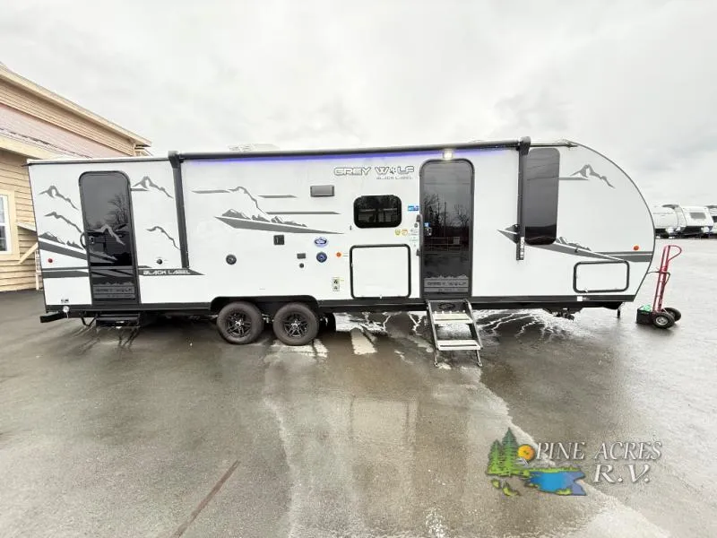 2022 Forest River Cherokee Grey Wolf Black Label 26DBHBL - Photo 2
