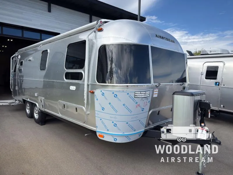 2026 Airstream Flying Cloud 27FB - Photo 2