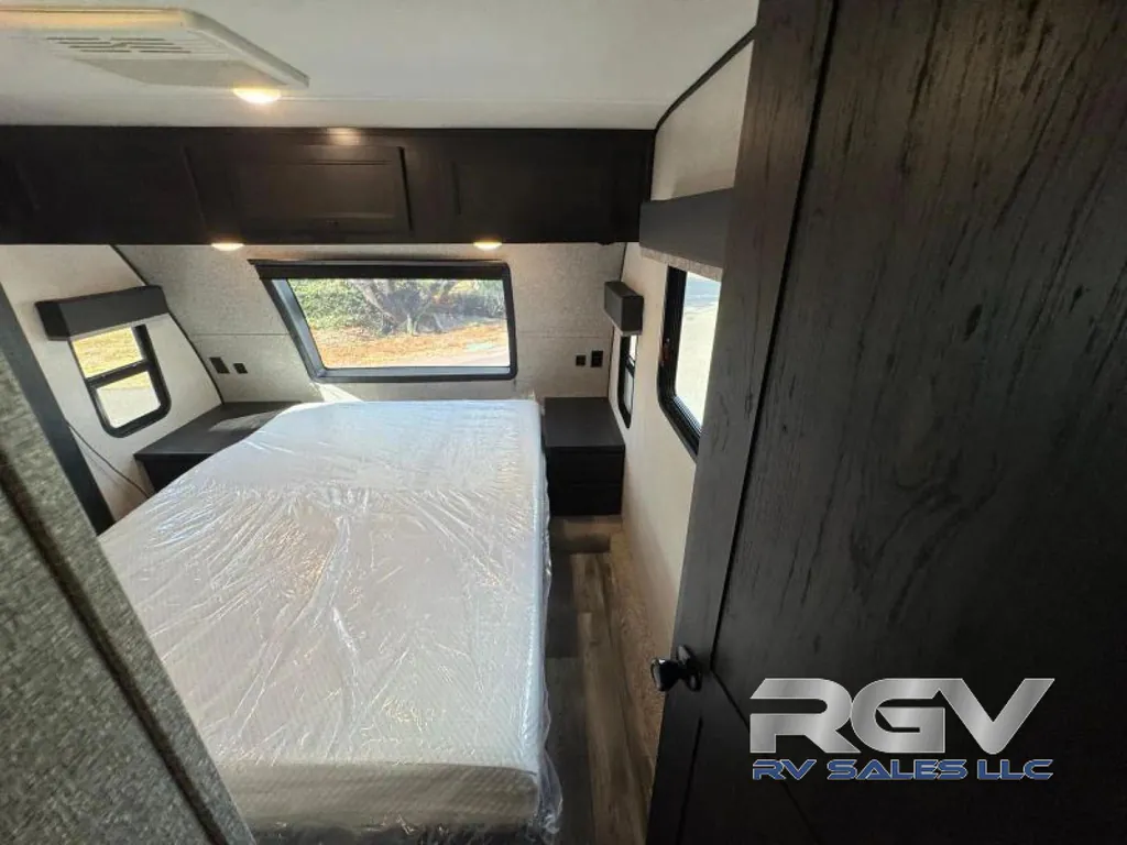 2022 Highland Ridge Silverstar XLT 354MBH, Photos photo 37