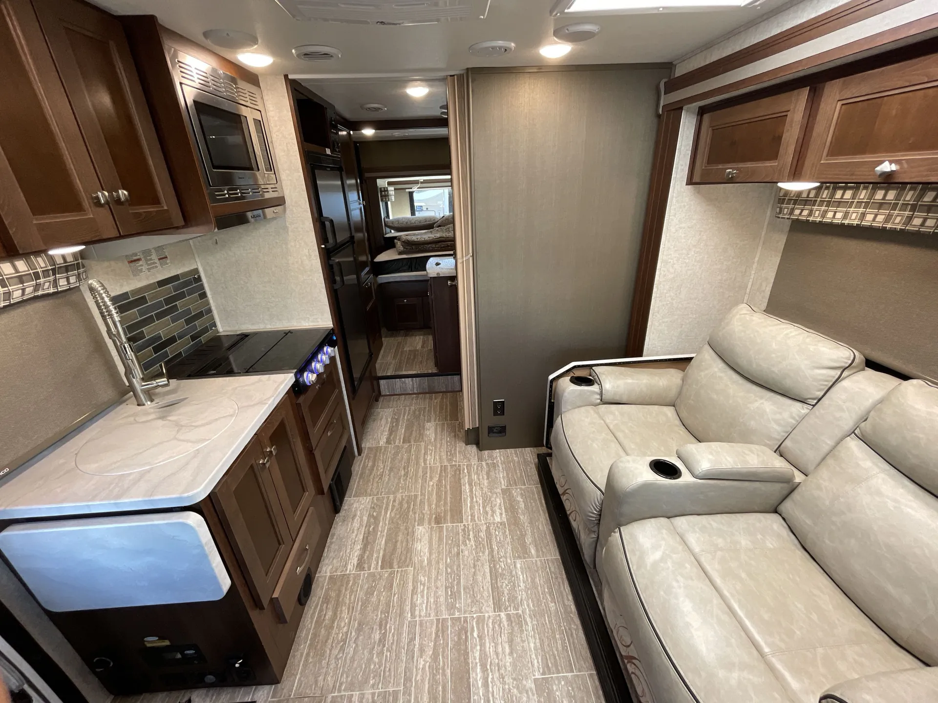 2019 Forest River Sunseeker MBS 2400R — living area main