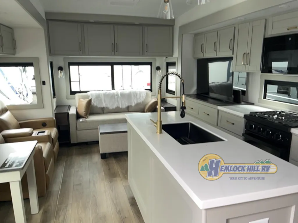 2026 Brinkley Model Z 3600, Photos photo 12