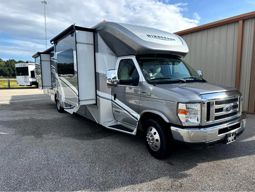 2017 Winnebago Aspect 30J - Photo 2