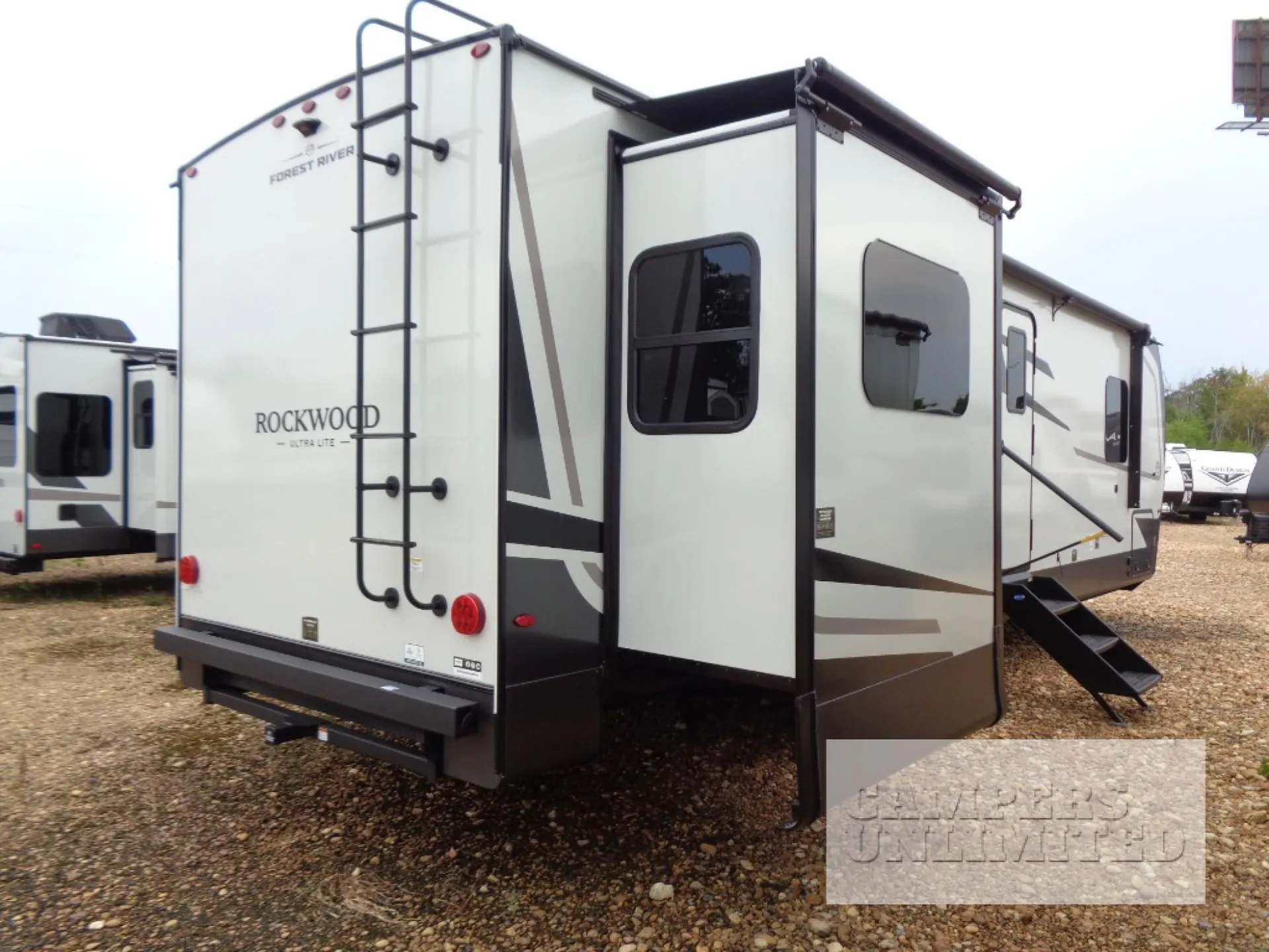 2027 Forest River Rockwood Ultra Lite 2921RL — Photo 5