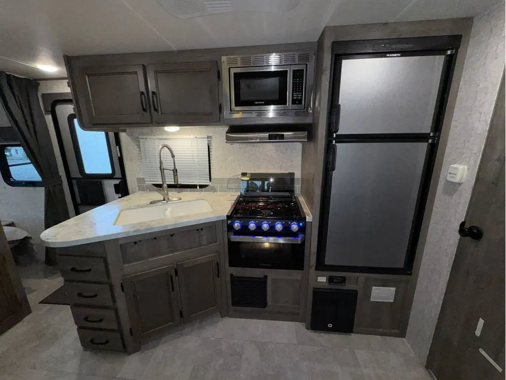 2020 Coachmen Apex Ultra-Lite 215RBK - Photo 4
