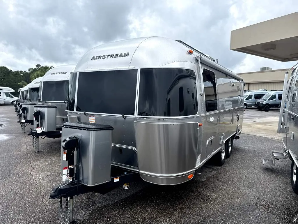 2026 Airstream Flying Cloud 23FB - Photo 3