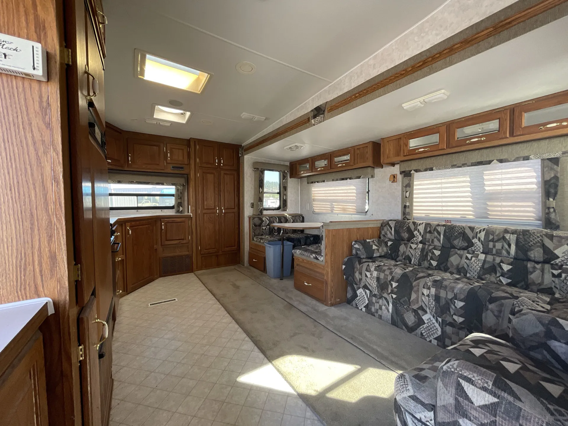 2003 Northwood Arctic Fox Grande Ronde 27-5L — living area main