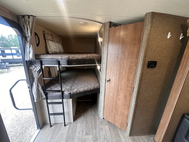 2019 Forest River Rockwood Ultra Lite 2706WS - Photo 3