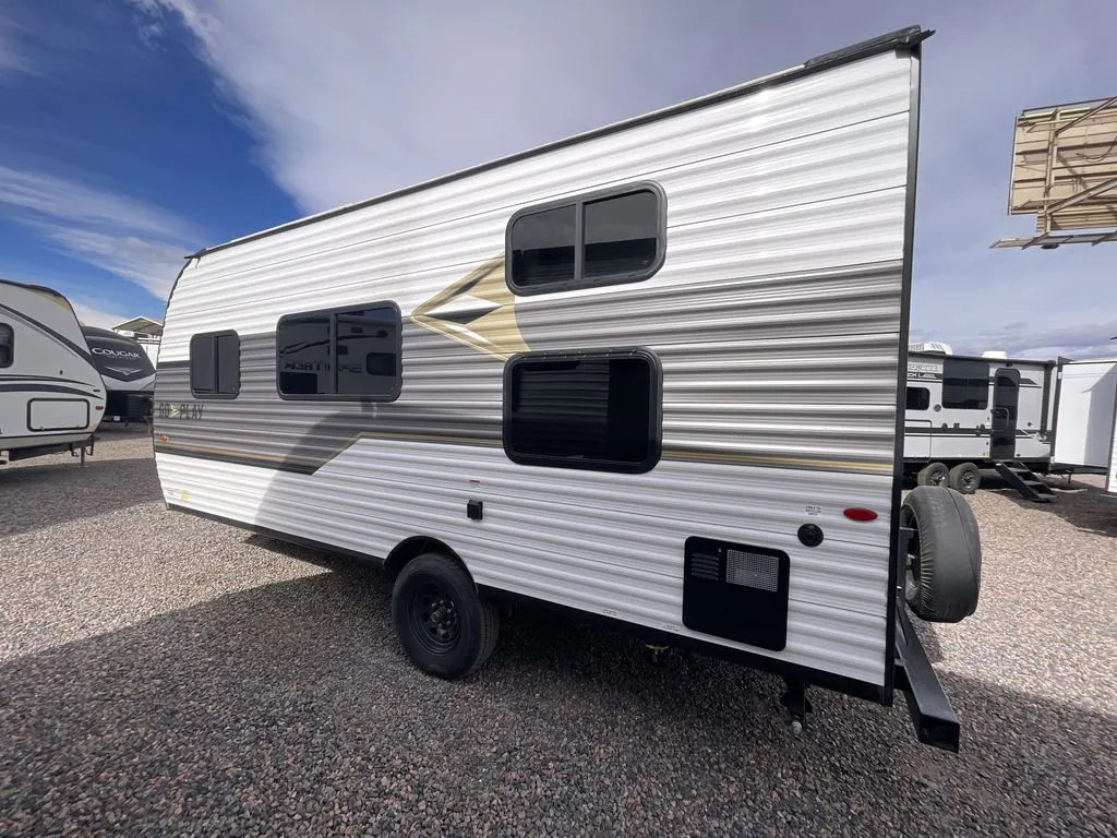2024 Highland Ridge Open Range Conventional 19BHE dealer photo 5 from Blue Compass RV