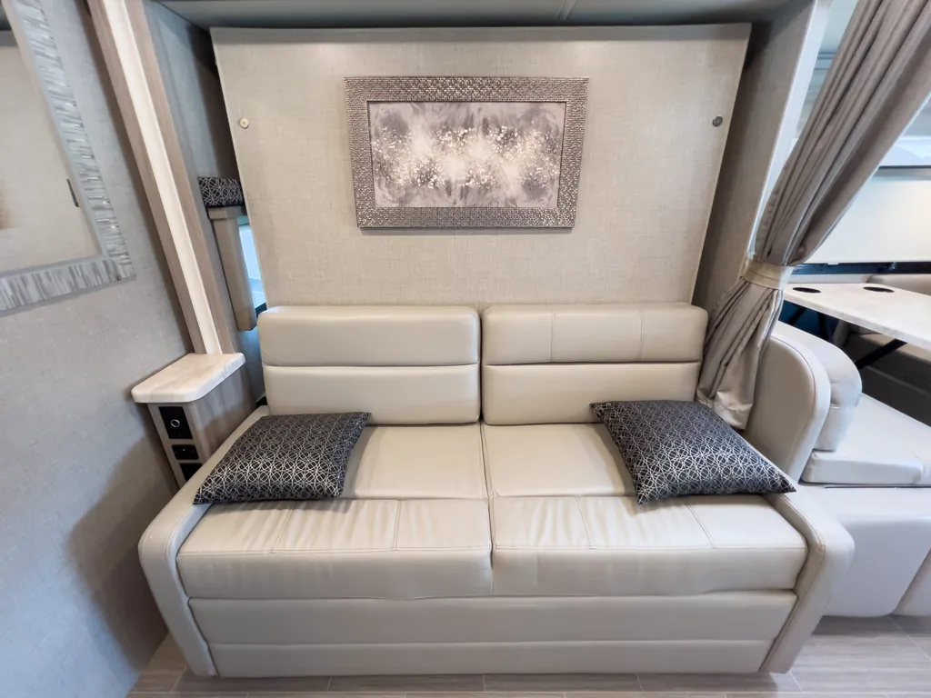 2021 Thor Motor Coach Tiburon 24FB, Photos photo 16