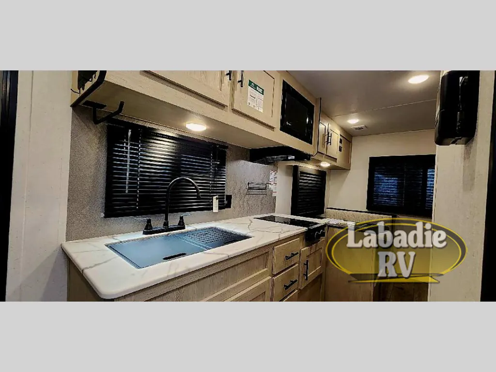 2026 Shasta RVs i-5 Edition 521CK, Photos photo 8