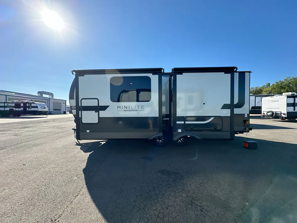 2027 Forest River Rockwood Mini Lite 2523MBR, Photos photo 6