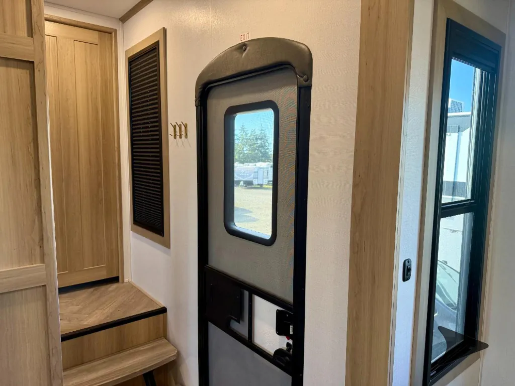 2025 Keystone Raptor 433, Photos photo 45
