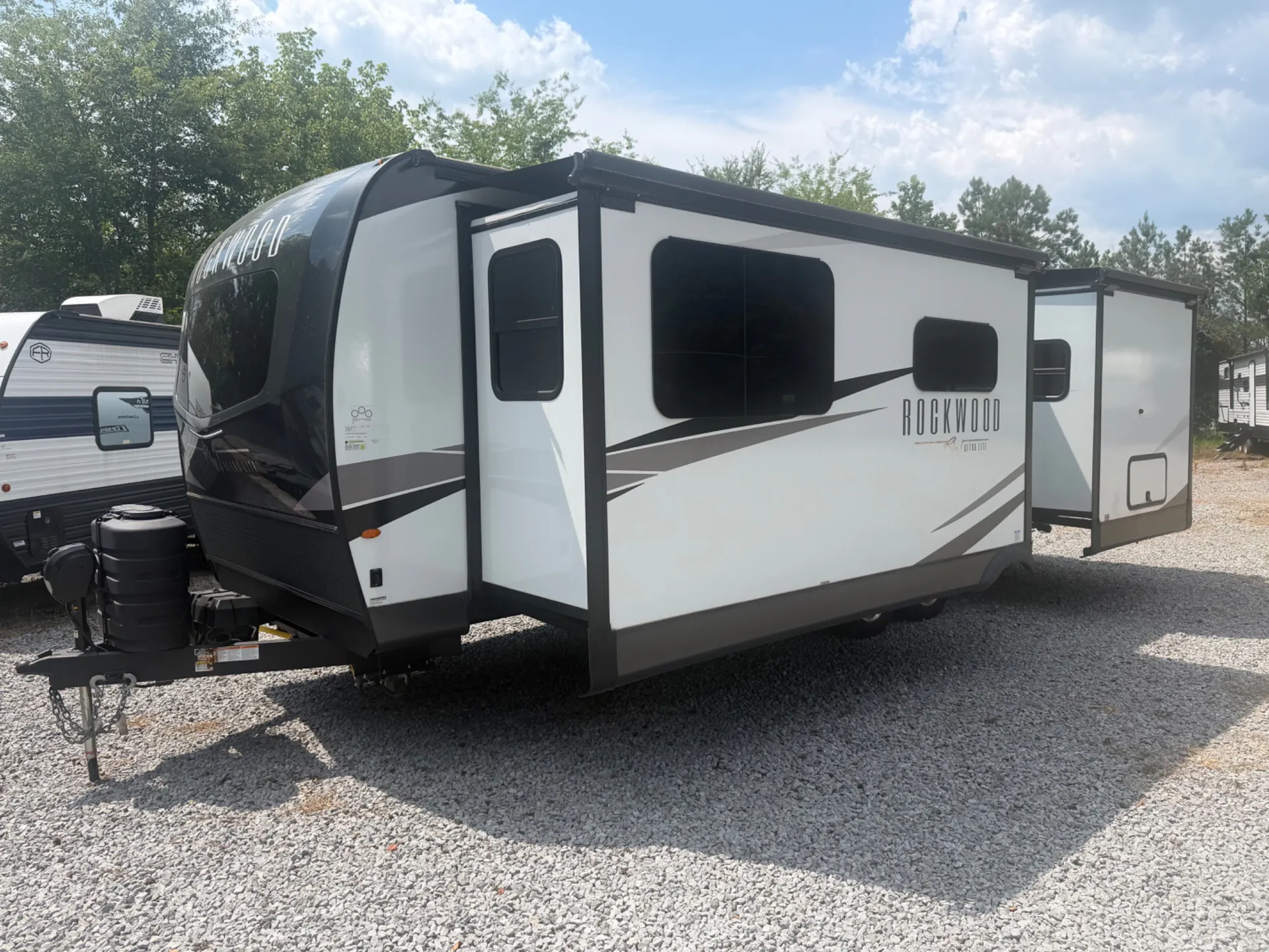 2025 Forest River Rockwood Ultra Lite 2608BS - Photo 4