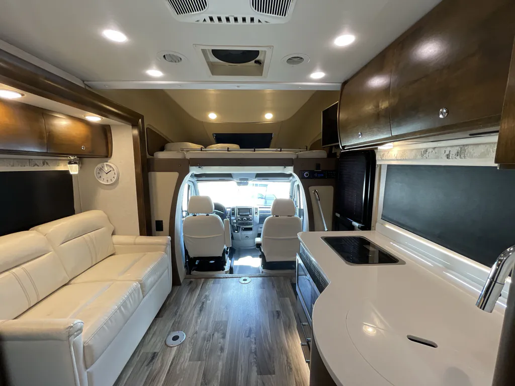 2019 Tiffin Wayfarer 24 TW, Photos photo 3
