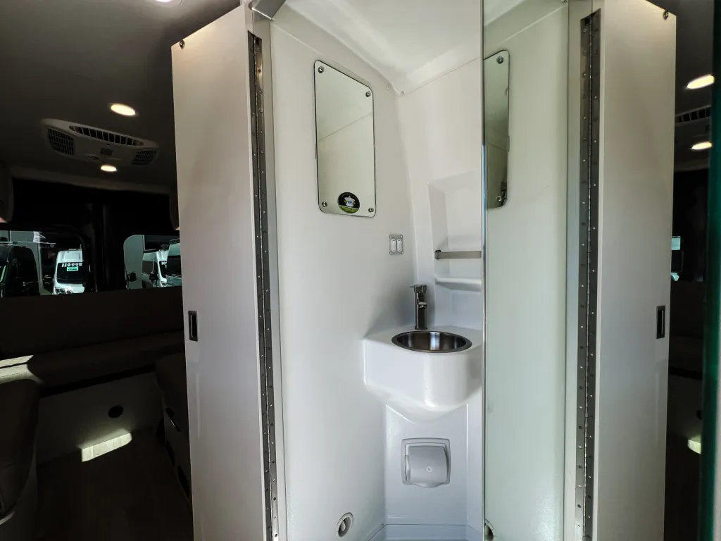 2027 Thor Motor Coach Tellaro 20Y, Photos photo 14