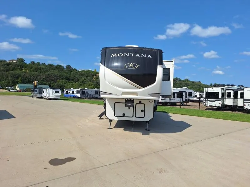 2025 Keystone Montana 3623EB - Photo 3