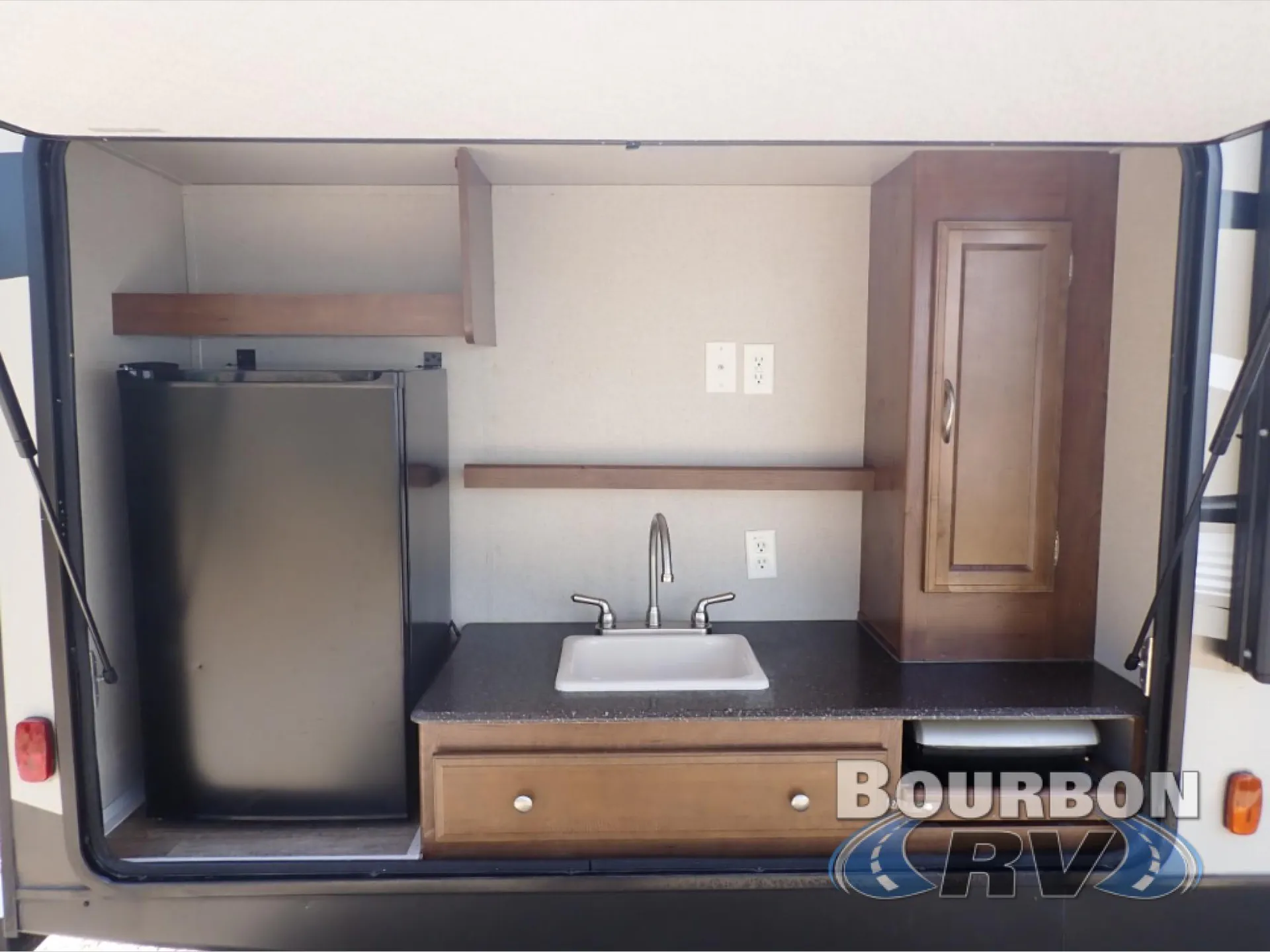2016 Coachmen Freedom Express 292BHDS - Photo 4
