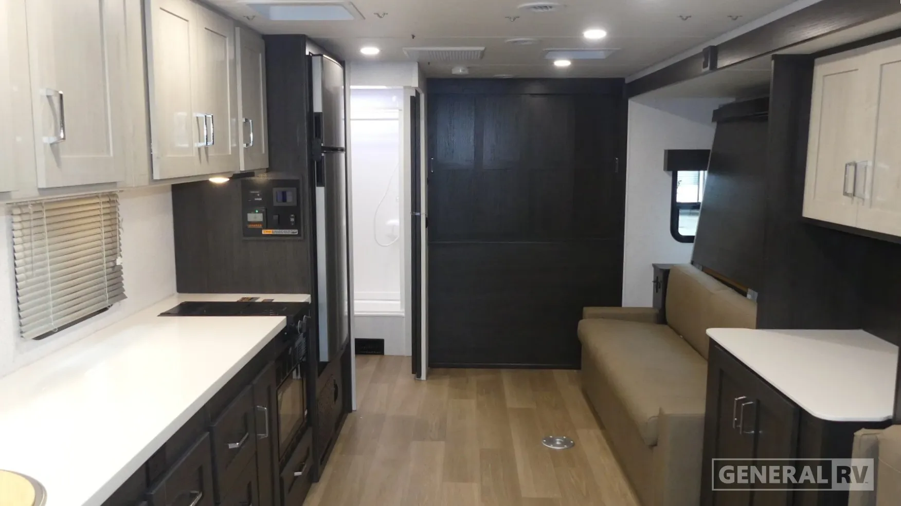 2027 Winnebago Sunflyer 28MB - Photo 3