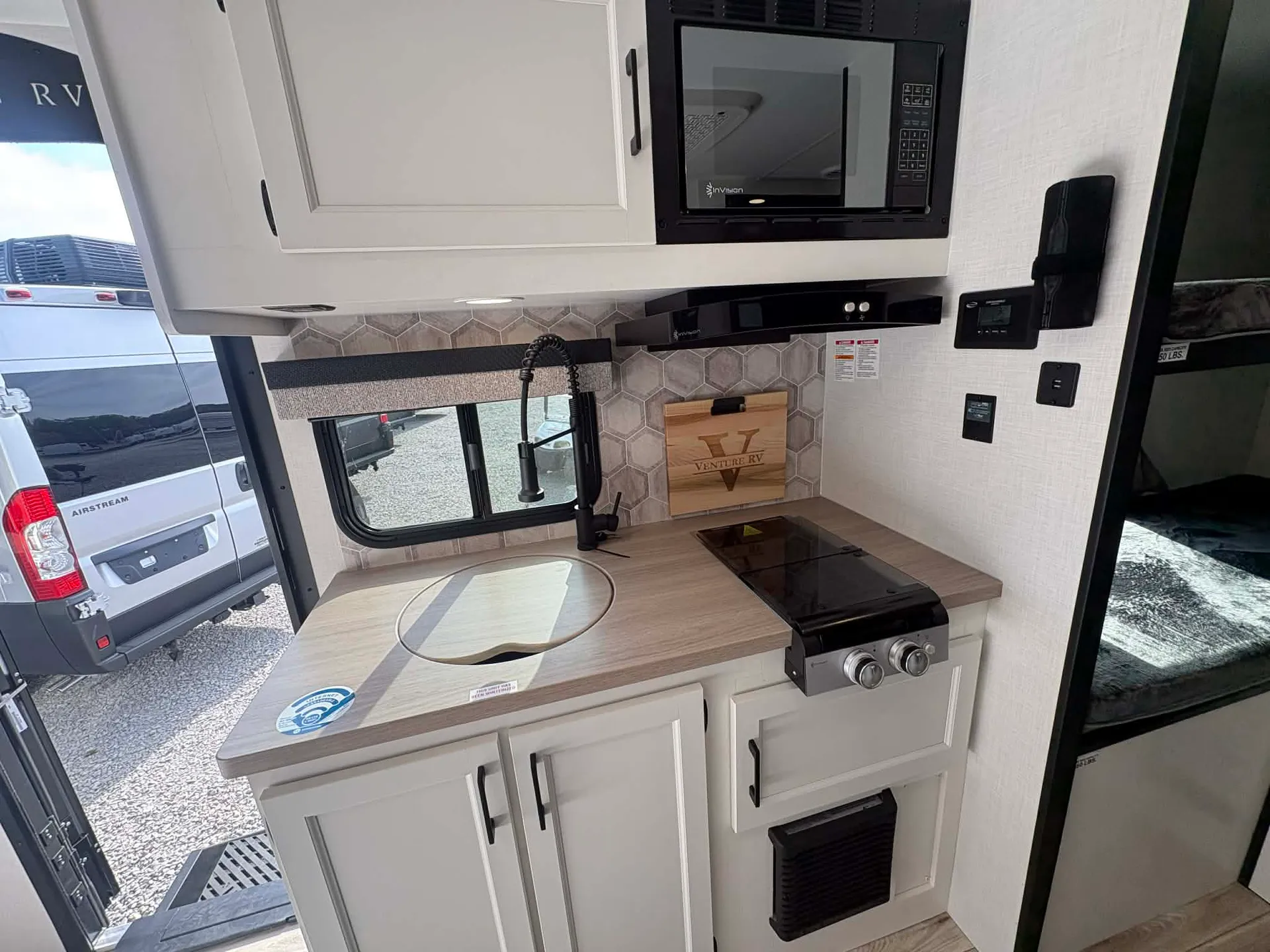 2026 Venture RV SportTrek Stinger STS222VUD - Photo 4