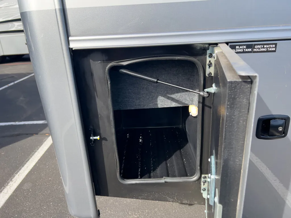 2026 Entegra Coach Accolade 37K, Photos photo 23