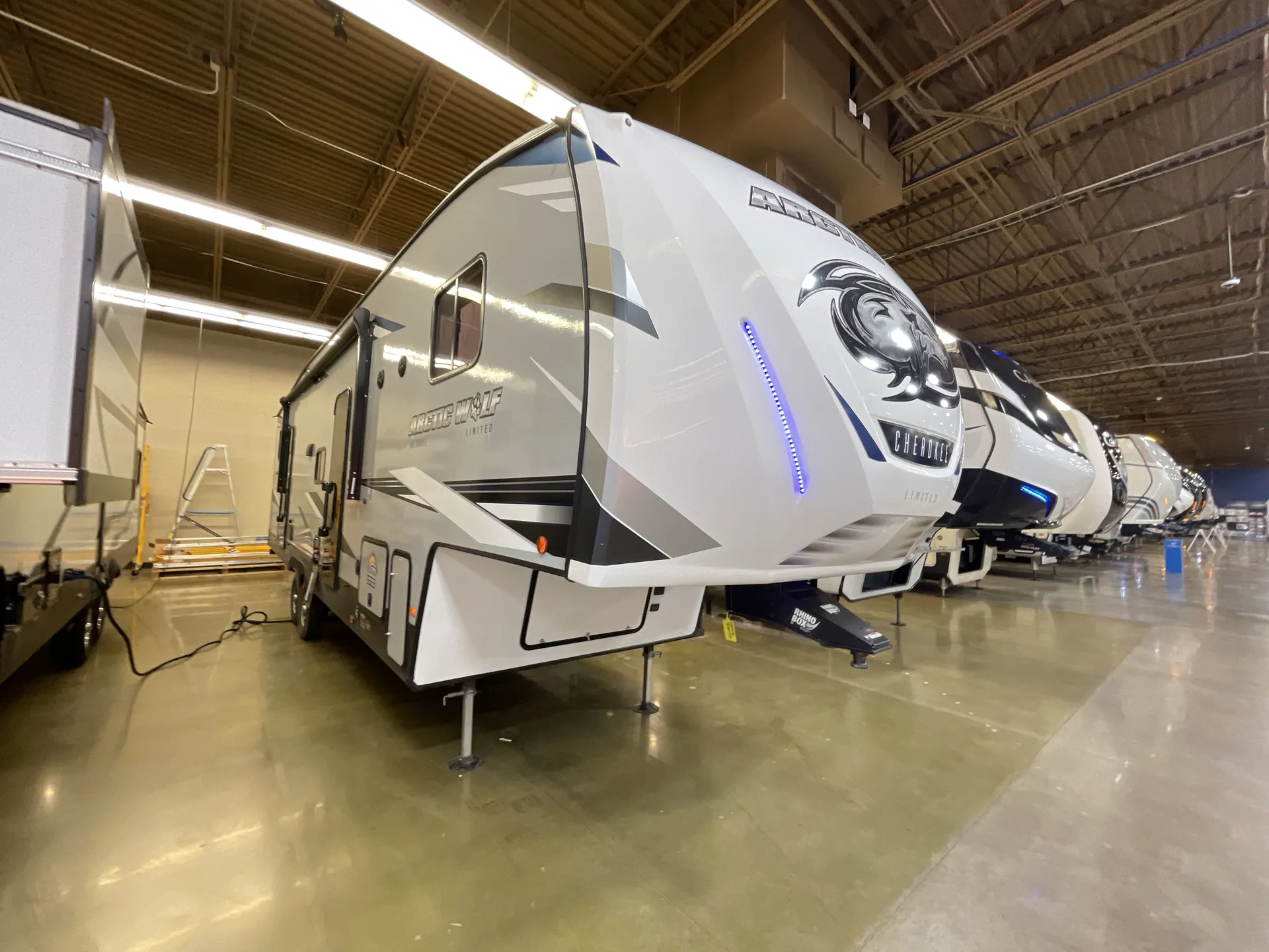 2022 Forest River Cherokee Arctic Wolf 321BH