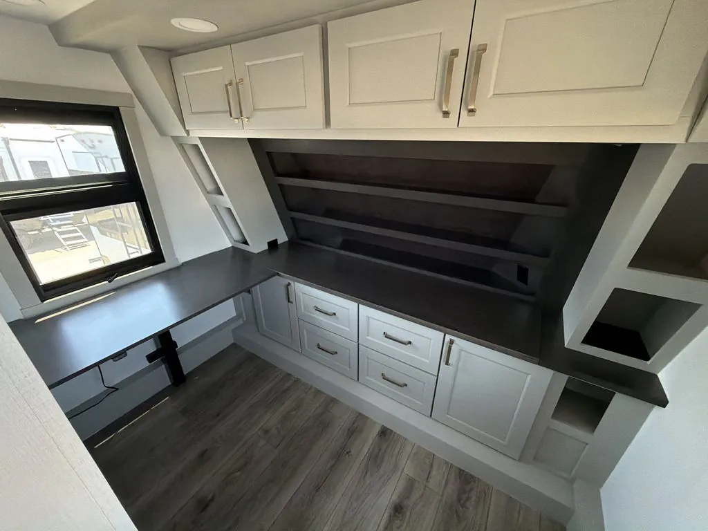 2026 Brinkley Model G 4150, Photos photo 25