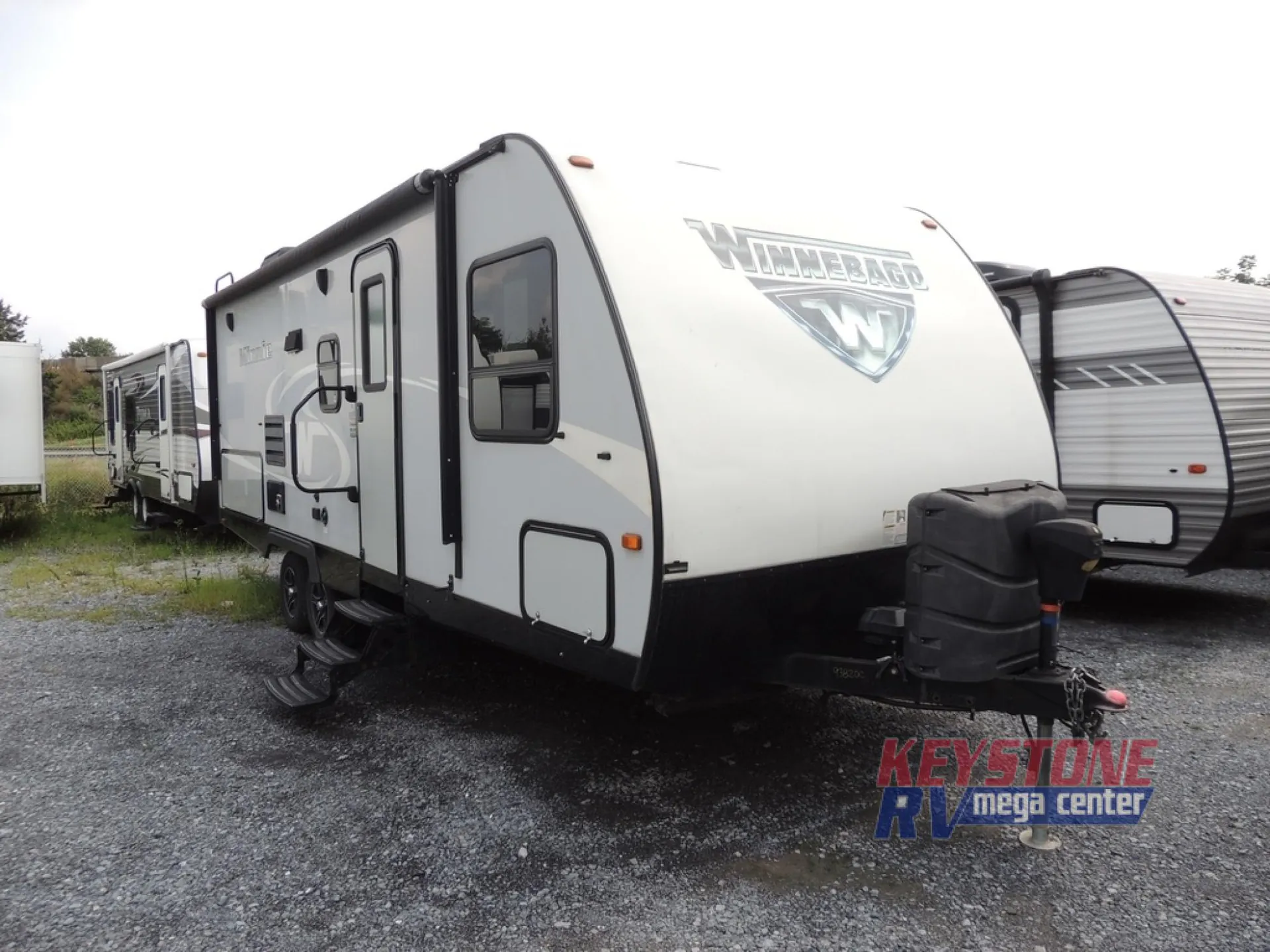 2017 Winnebago Minnie 2201DS - Photo 3