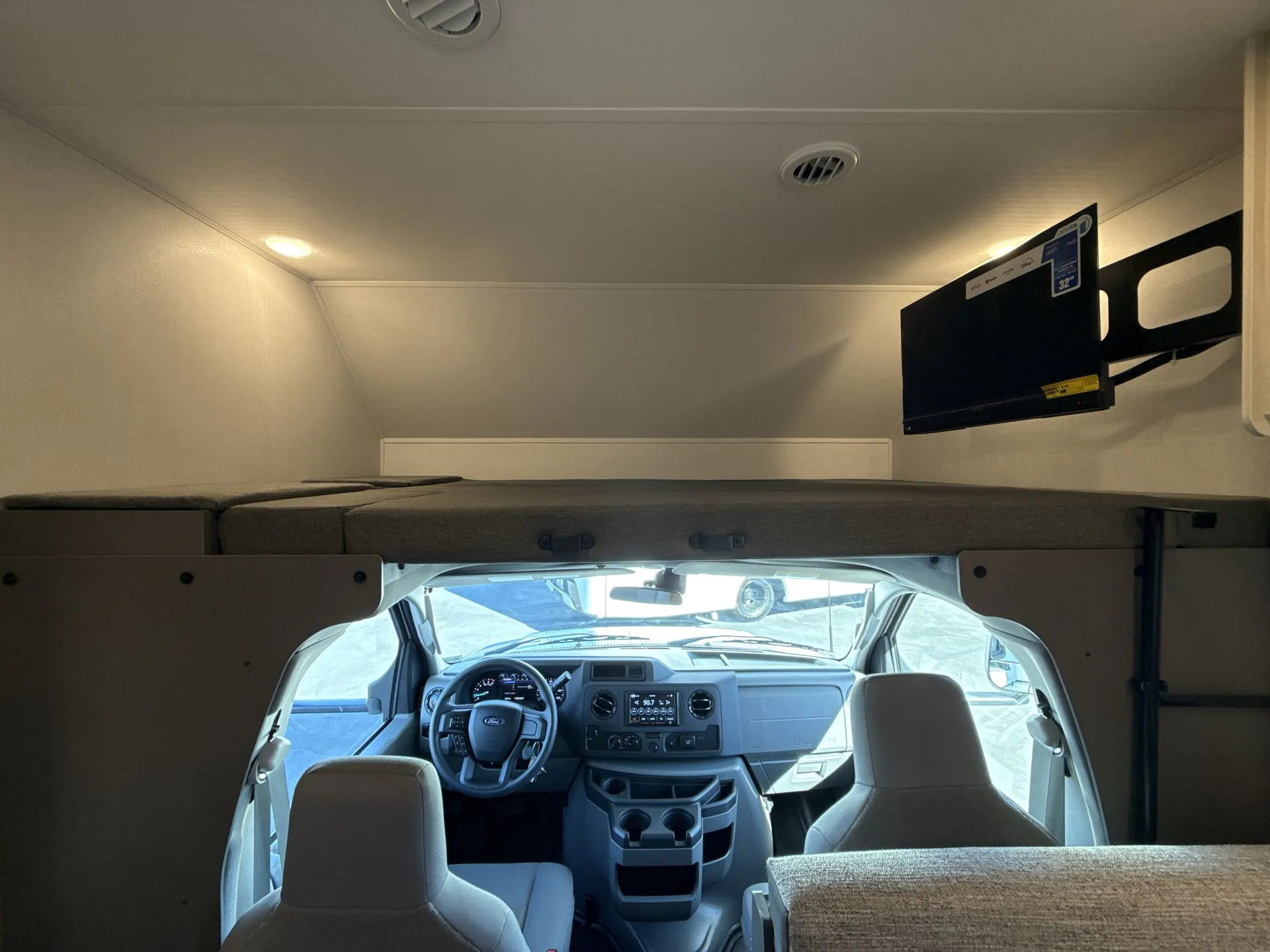 2027 Forest River Sunseeker LE 3250DSLE — Photo 5
