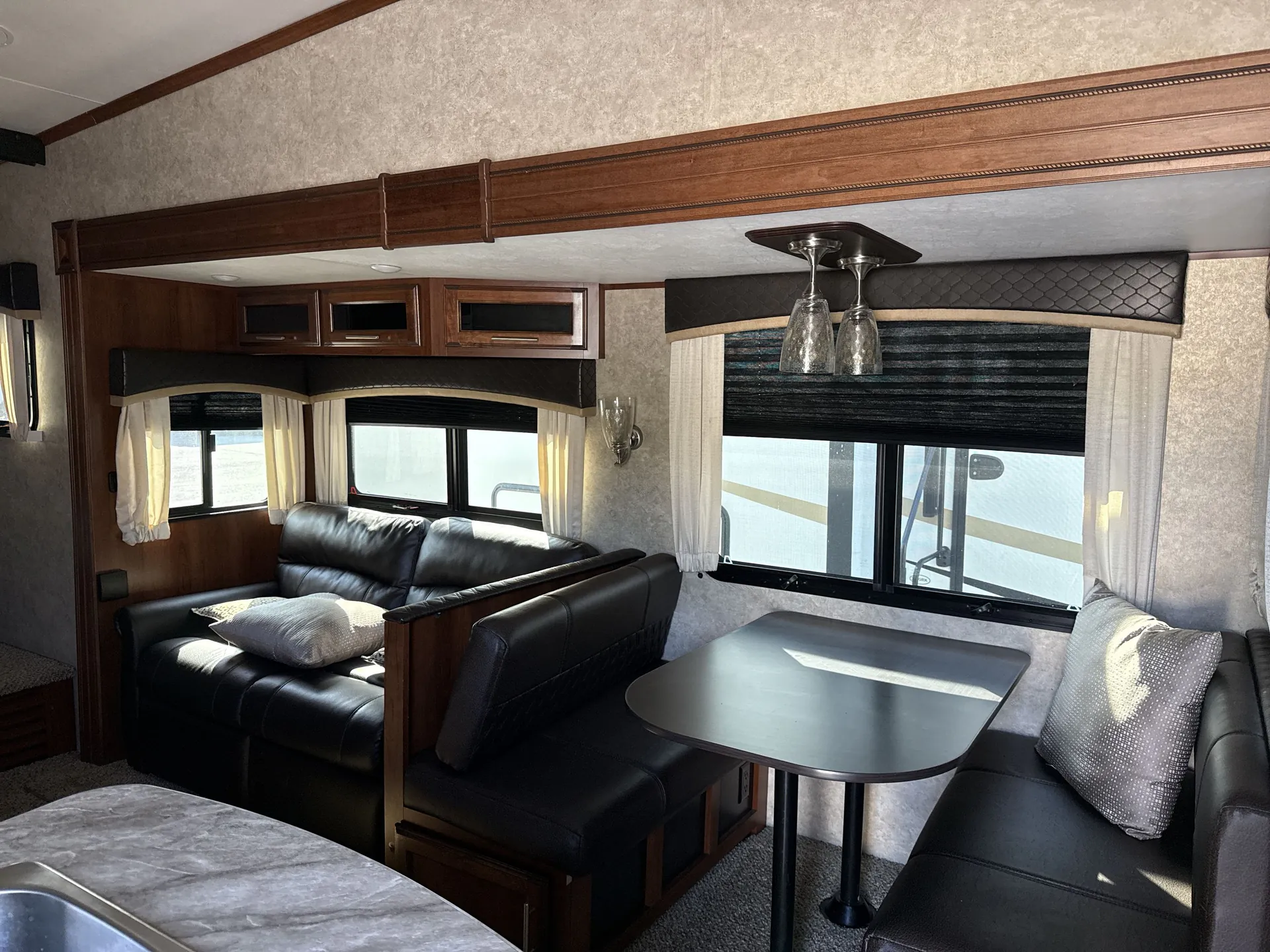 2018 Jayco Eagle HT 29.5BHDS — living area main