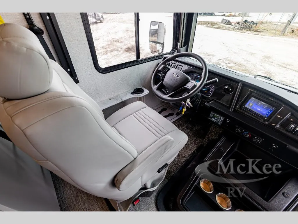 2026 Fleetwood Flair 32S - Photo 4
