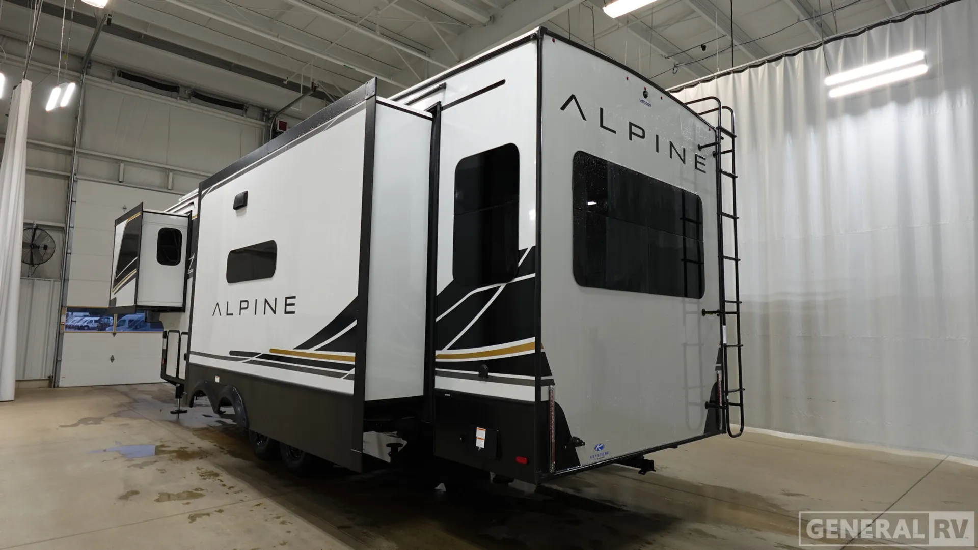 2025 Keystone RV Alpine 3011CK - Photo 4