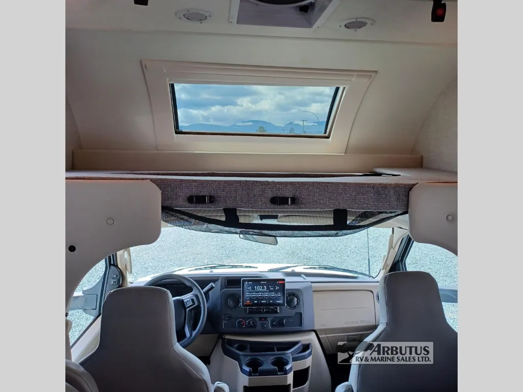 2024 Thor Motor Coach Echelon LF31, Photos photo 11