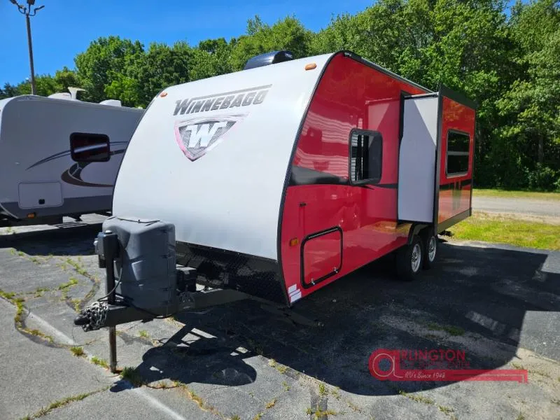 2014 Winnebago Minnie 2101FBS - Photo 2
