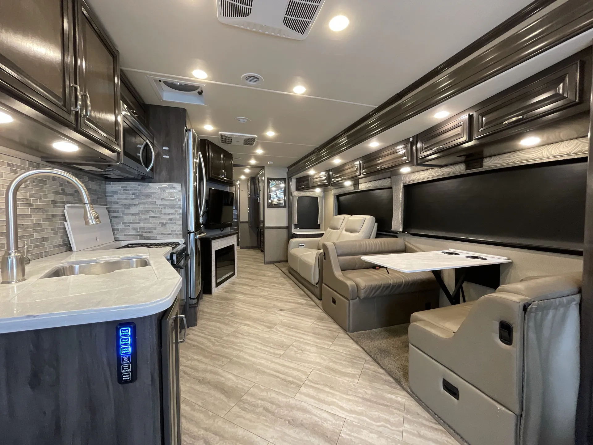 2020 holiday rambler Vacationer 35K — living area main